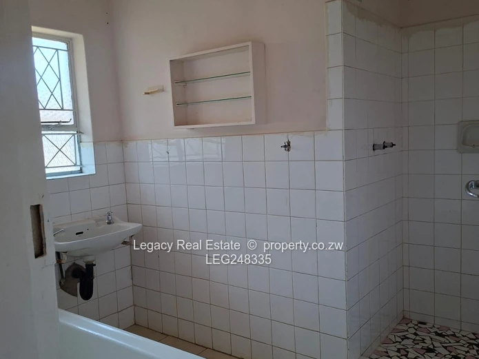 Prime Sunridge Property Along Harare Drive With Cottage Accommodation (Sole Mandate)