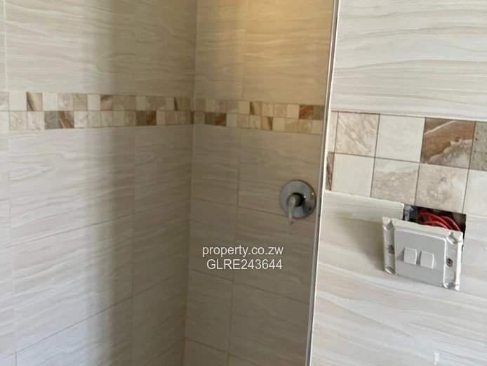 Mabelreign 5-Bed Brick Home — Secure, Borehole & Double Garage