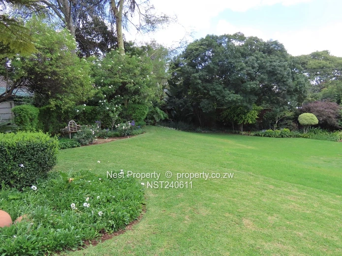 Exceptional Location- beautiful property in Highlands!