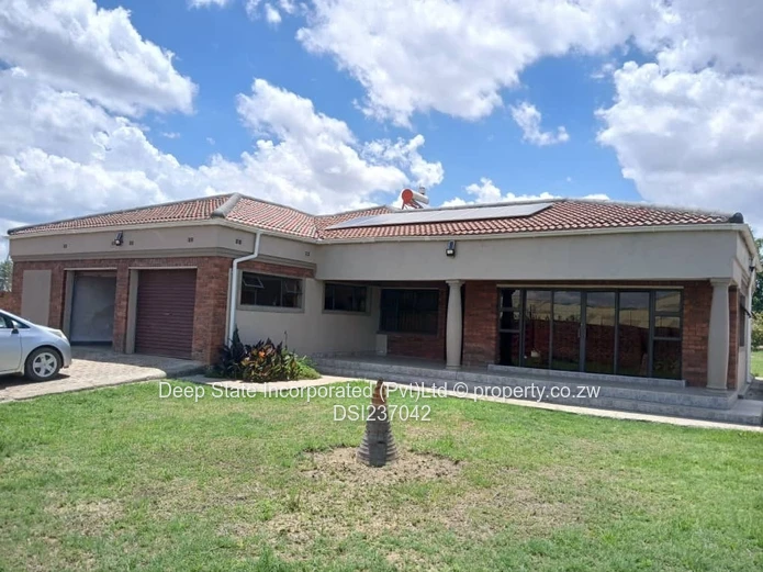 Borrowdale Pomona house for sale .