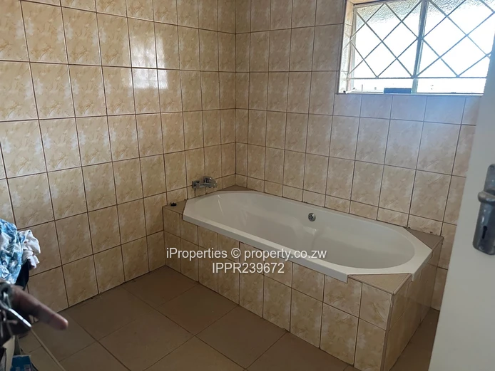 5 Bed Family Home in the Peaceful Suburb of Manningdale