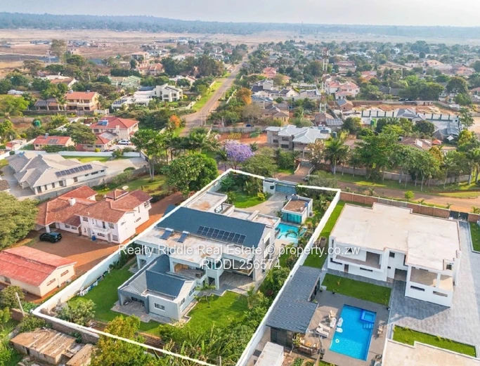 Stunning 6 bedrooms house in Mt Pleasant heights phase 1