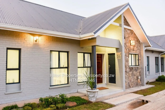 Modern 3ed Garden Flat in Meyrick Park — Pool & Borehole