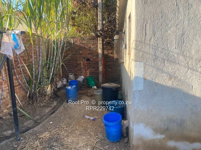 Stand For Sale In Tynwald North Opposite Madokero  (Sole Mandate)