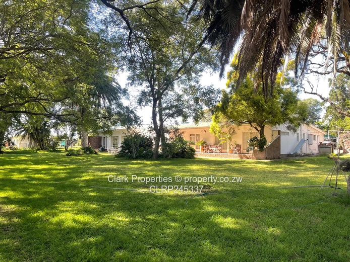 Multipurpose Farm Close To Bulawayo