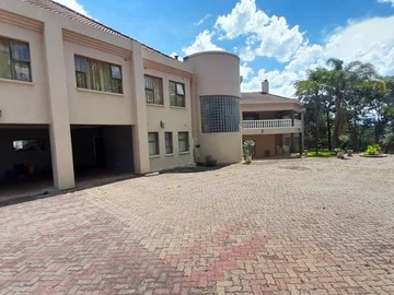 6 Bedroom House