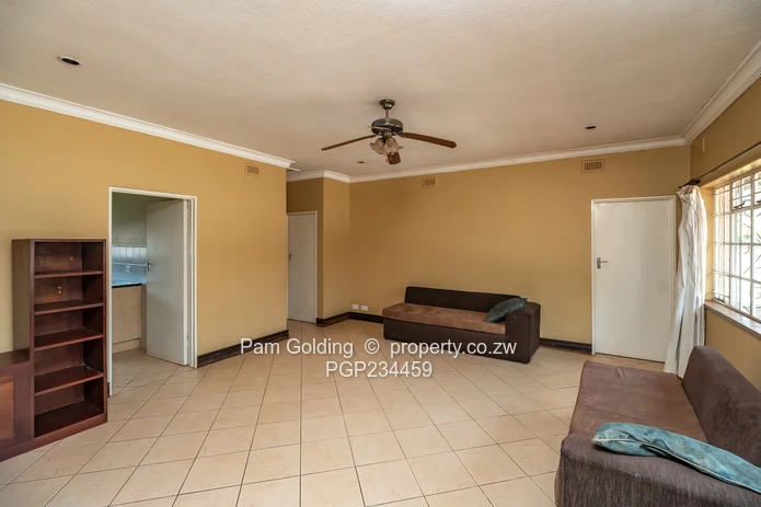 Spacious Vainona Home With A Cottage