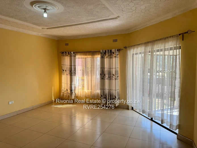 Quinnington 5-Bed Home with Large Fitted Kitchen