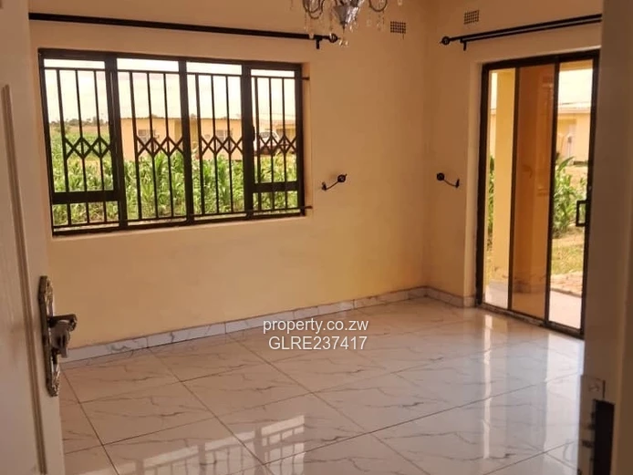 Offices / Commercial Property close 2nd street and Harare Drive