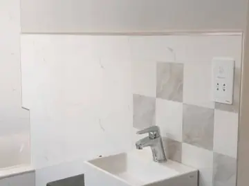 3 Bedroom Flat & Apartment