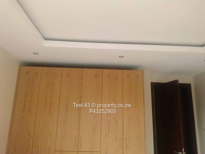 2-Bed Avenues Apartment — Fitted Kitchen & Built-ins