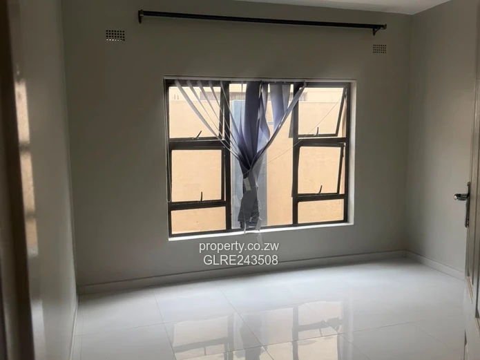 Modern 3-Bed Avondale House to Rent — Borehole & Carport