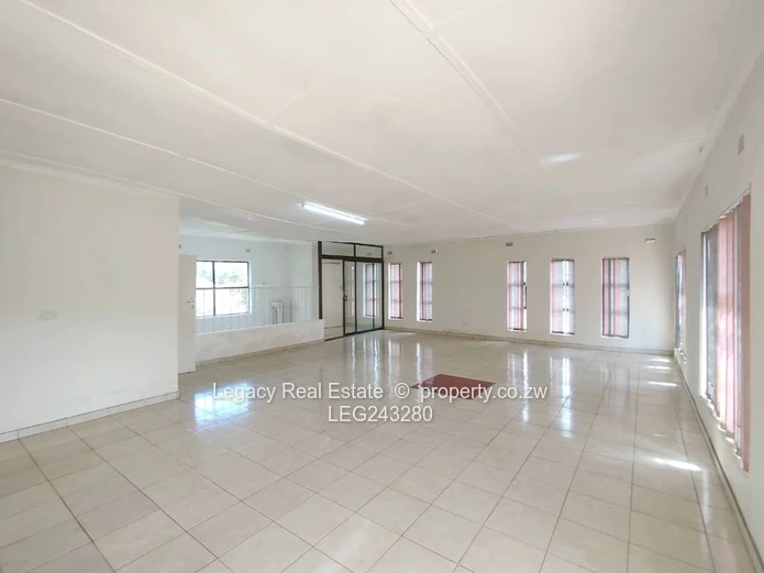 Commercial Property Near Belvedere Primary To Let