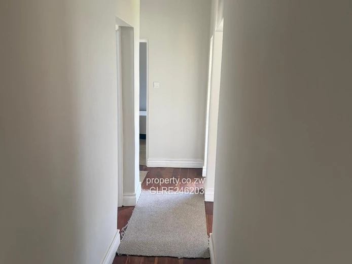 Helensvale 3-Bed Home, Light Hallway, 1.81ha & Borehole