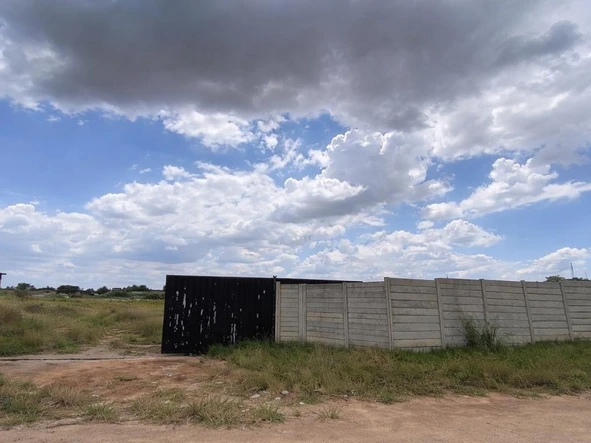 Commercial & Industrial Land