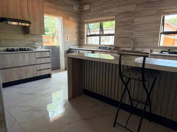6 Bedroom House