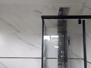 4 Bedroom Flat & Apartment