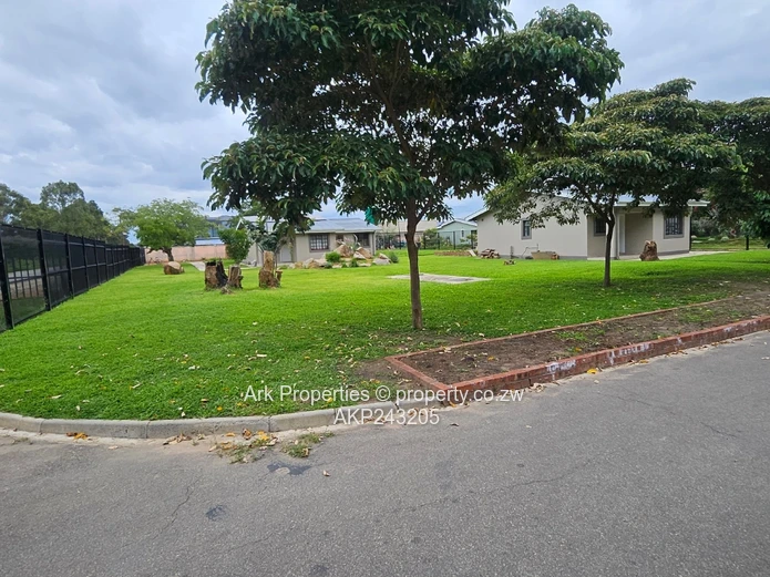 Gated Community Of 3 Flats For Sale - Arlington
