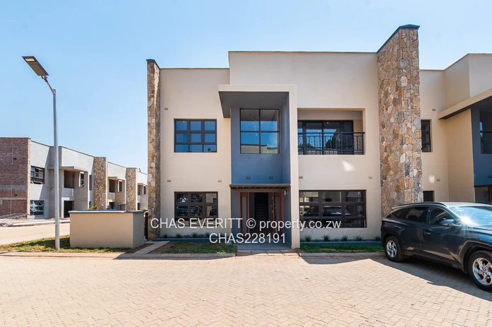 Three Bedroomed Modern Townhouse In Golden Stairs 