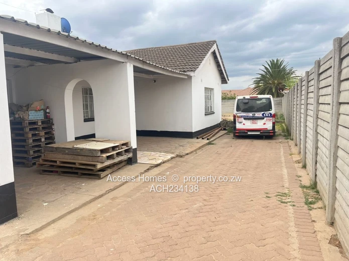 Zimre Park house for Sale