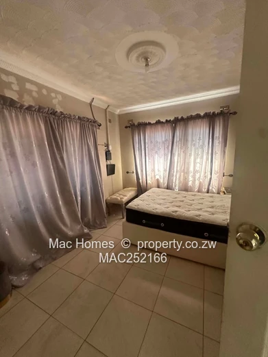Hatcliffe: Modern 6-Bed, 3-Bath Home with Borehole (Sole Mandate)