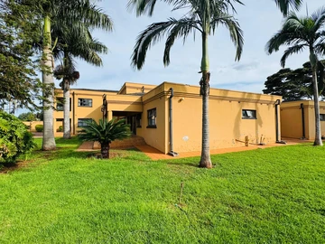 Elegant & Spacious: Dream Home for Sale in Borrowdale