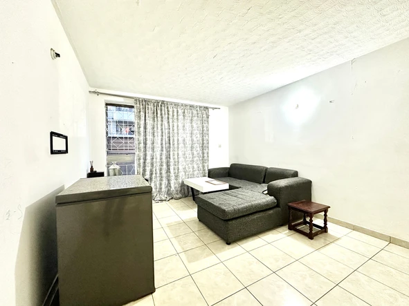 2 Bedroom Flat & Apartment