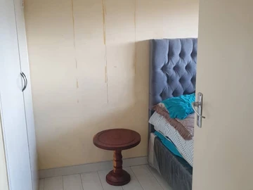 2 Bedroom Flat & Apartment
