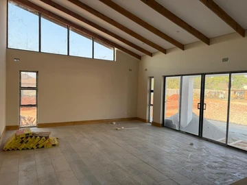 4 Bedroom Flat & Apartment