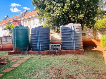 2 Bedroom Flat & Apartment