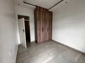 3 Bedroom Flat & Apartment