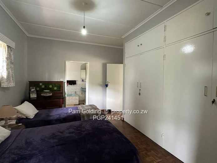 Fabulous Family Home In Famona