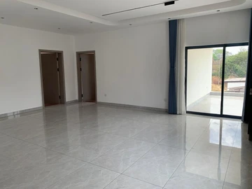 5 Bedroom Flat & Apartment