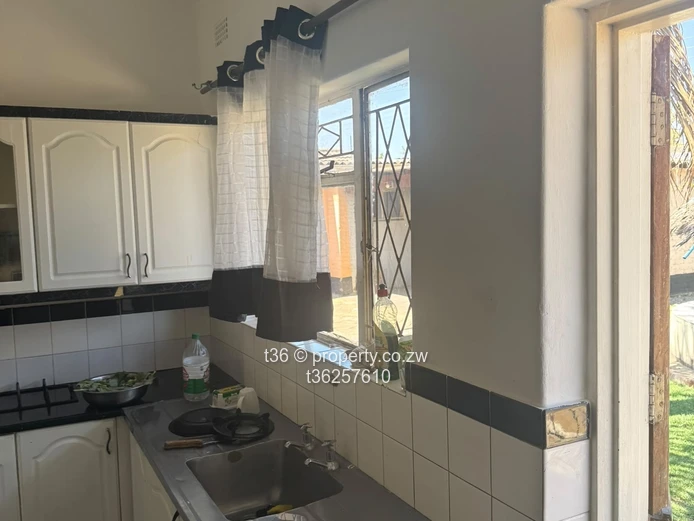 Smart and golden house for rent at COTSWOLD HILLS