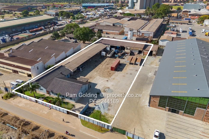 Versatile Industrial Property on 4946sqm