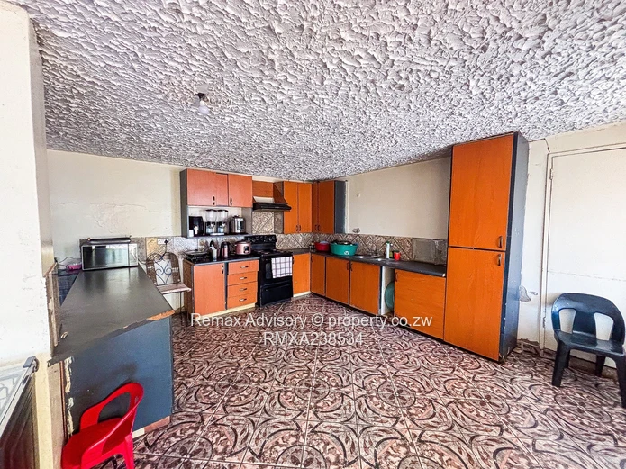 For Sale 3-Bed Double Story In Chicago, Kwekwe