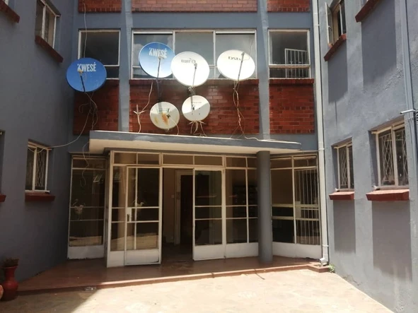 2 Bedroom Flat & Apartment