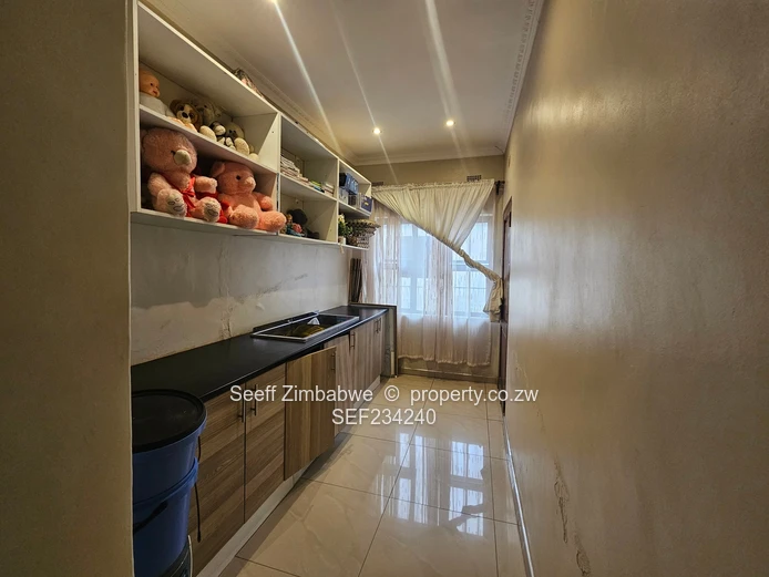 Executive 5-Bedroom House for Rent in Arlington Estate