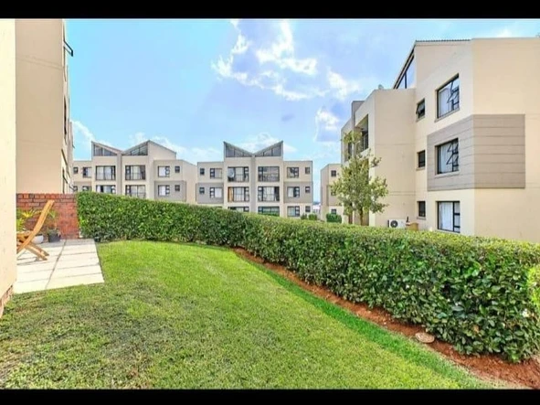 3 Bedroom Flat & Apartment