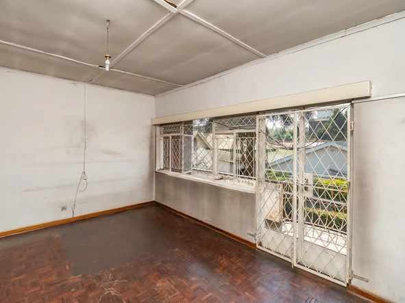 2 Bedroom Flat & Apartment