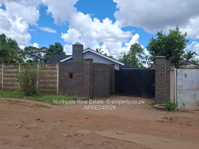 Sunridge( Perfect For Investors, With Harare Drive Frontage Close To Lomagundi Road)