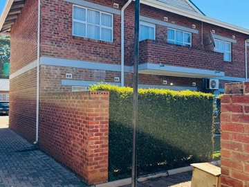 Marlborough Garden Flat for Sale