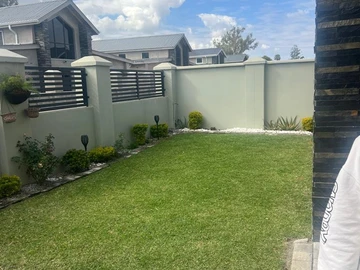 4 Bedroom Flat & Apartment