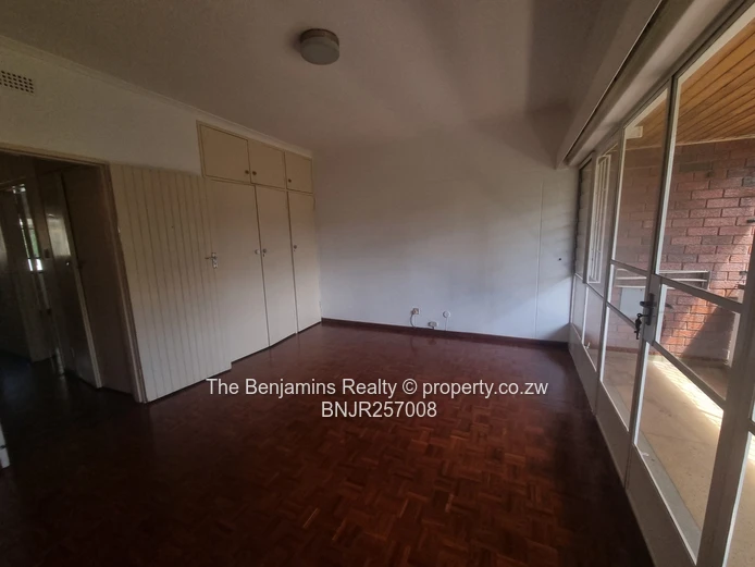 Garden Flat In Avondale