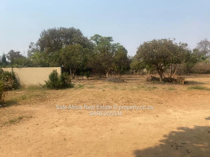 PAN- HANDLE STAND FOR SALE IN WATERFALLS - PROSPECT AREA-CHURCHILL ROAD Price at 69k