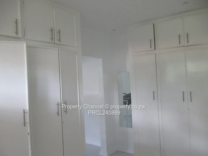 3 Bedroom apartment for rent in Chisispiti