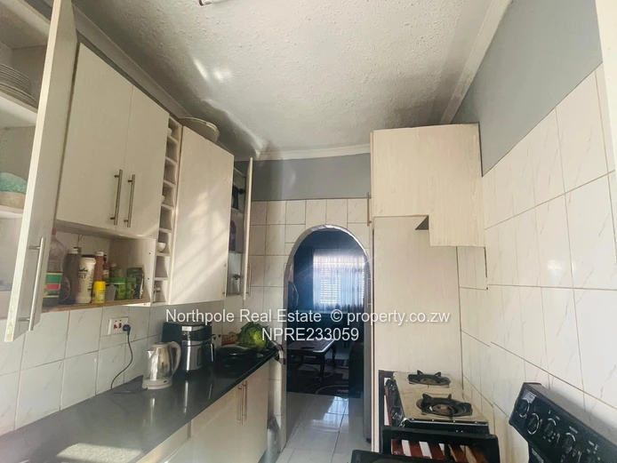 Old Bluffhill Garden Flat For Sale