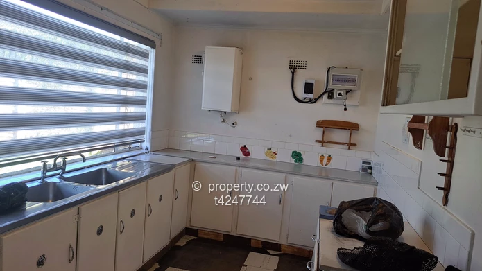 Hillside 3 bedroom house to rent as offices 