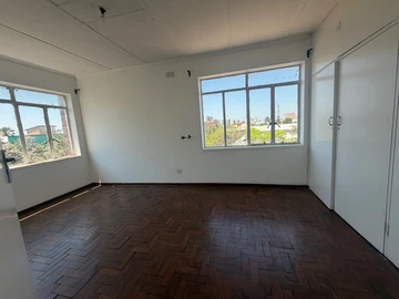3 Bedroom Flat & Apartment