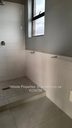 3bedroom apartment Groom bridge  (Sole Mandate)